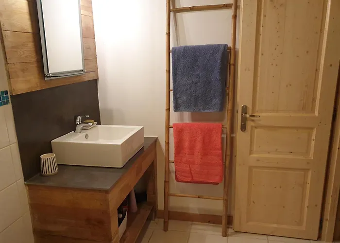 Le Du Biot Apartment *